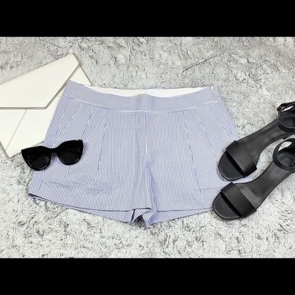 🔹NWT! J. Crew Blue & Pleated Seersucker Shorts🔹 - Picture 1 of 5